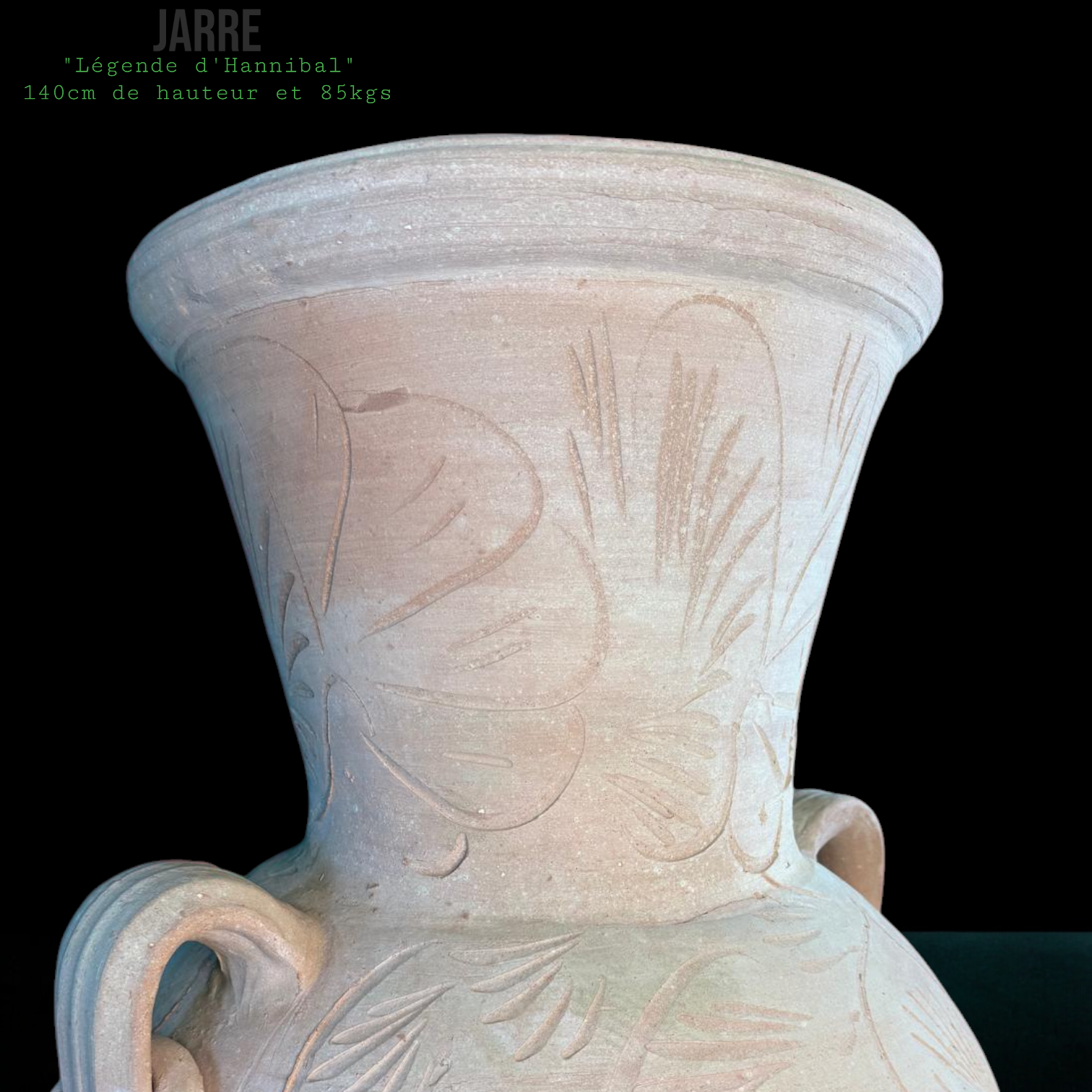 Jarre artisanale en terre cuite Légende d’Hannibal sur terrasse méditerranéenne