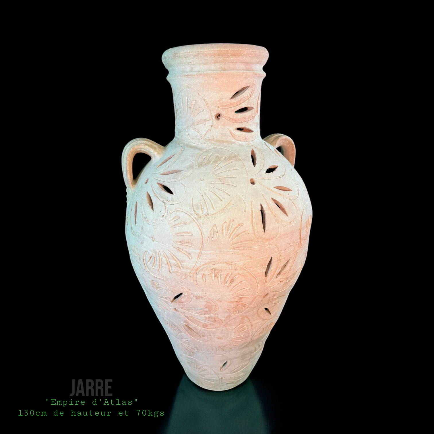 Jarre artisanale en terre cuite Empire d’Atlas sur terrasse méditerranéenne